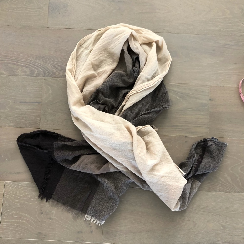 Emporio Armani Black and Cream Scarf